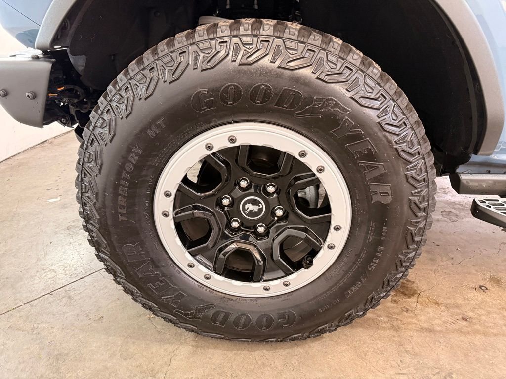 Used 2023 Gray Ford Badlands image 17
