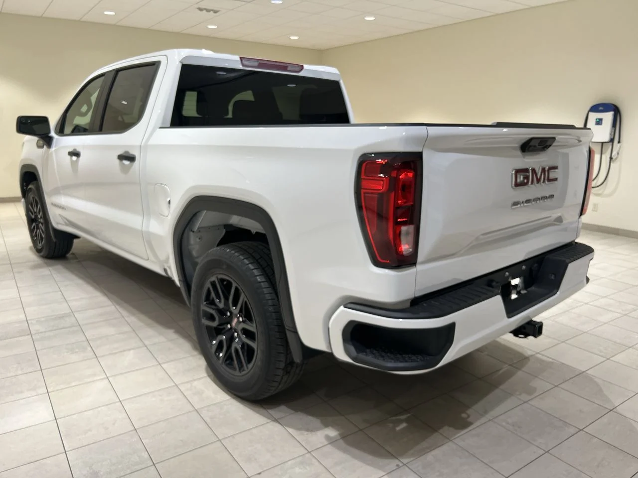 2025 GMC Sierra 1500 Pro - Photo 41