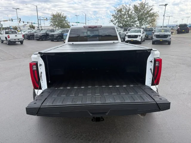 Used 2024 White GMC Denali image 22