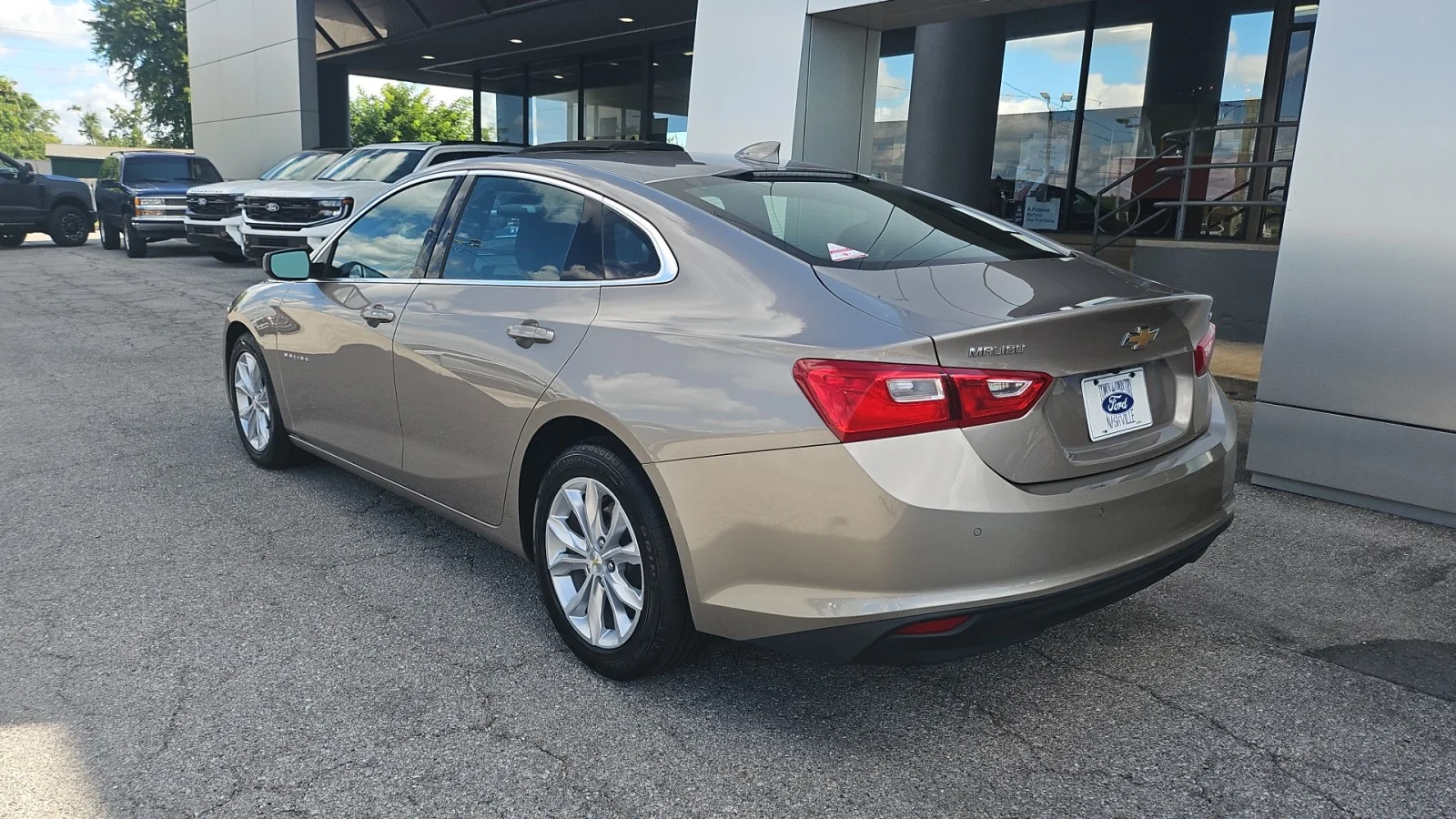 Used 2024 Gray Chevrolet LT image 3