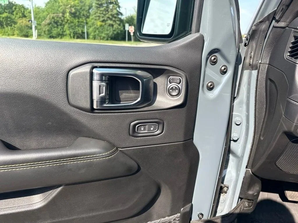 Used 2026 Anvil Clearcoat Jeep Sahara image 20