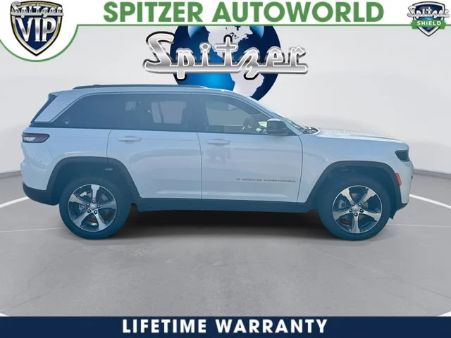 New 2026 Bright White Clear-Coat Exterior Paint Jeep Limited image 10