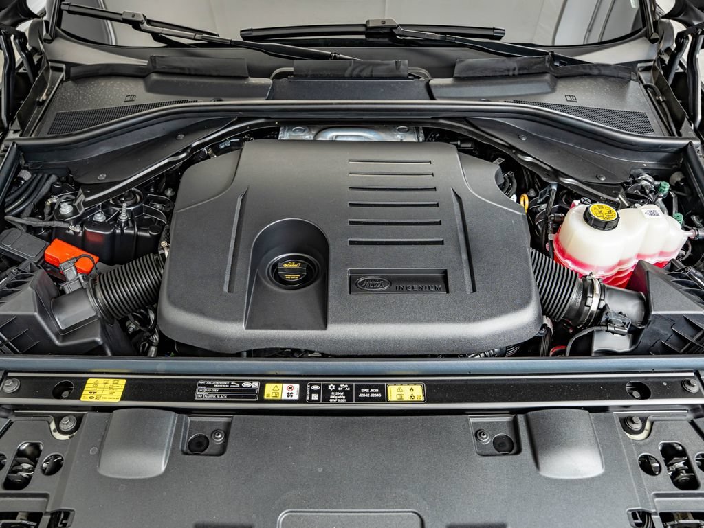 New 2026 Carpathian Grey Land Rover Dynamic SE image 39