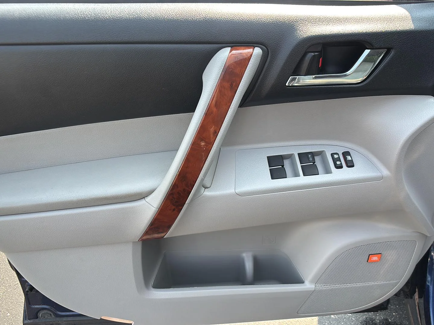 Used 2013 Nautical Blue Metallic Toyota Limited image 27