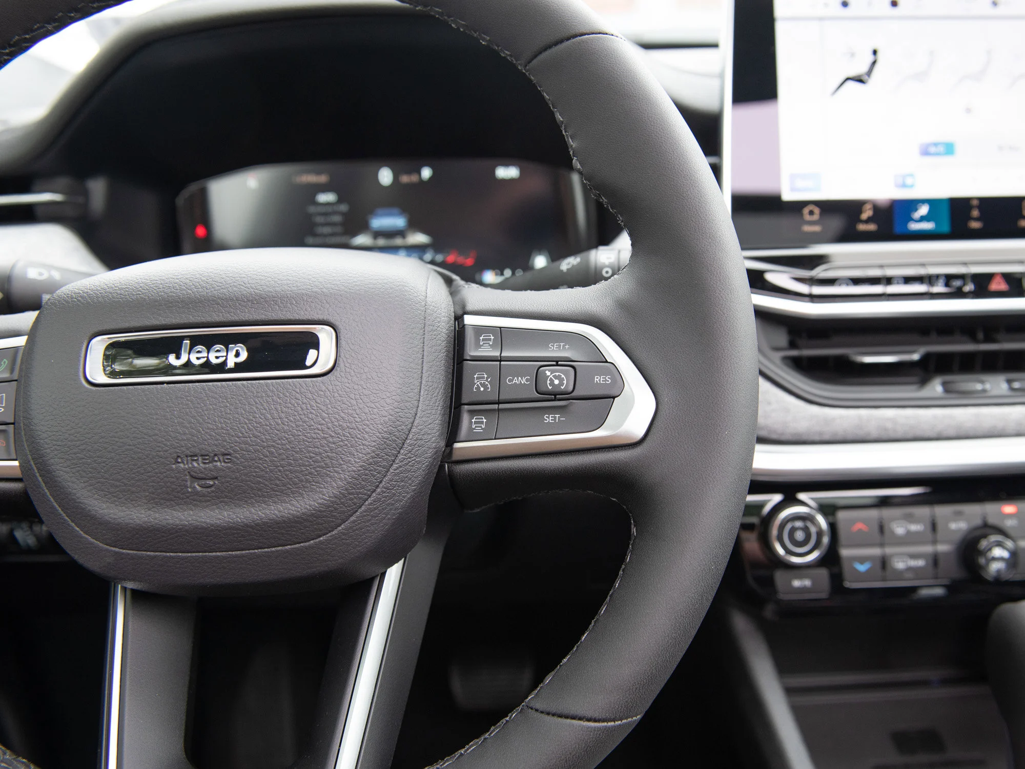 New 2025 Silver Jeep North* 4x4, Pano Sunroof, Heated Seats/Wheel, 360 Camera image 12