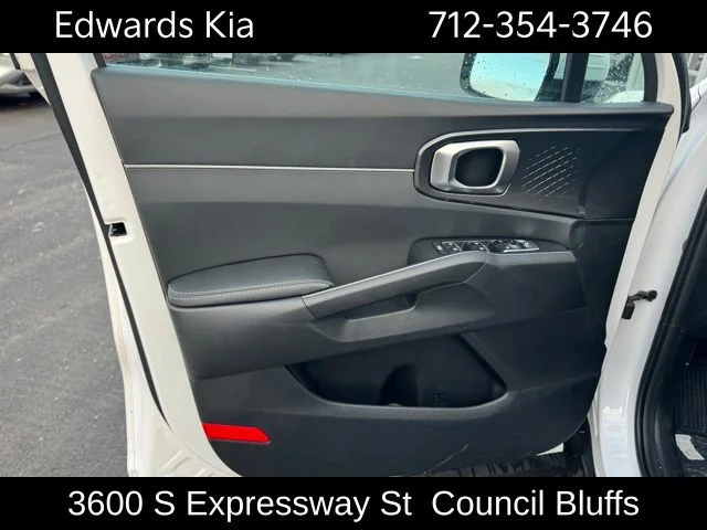 2025 Kia Sorento S - Photo 17