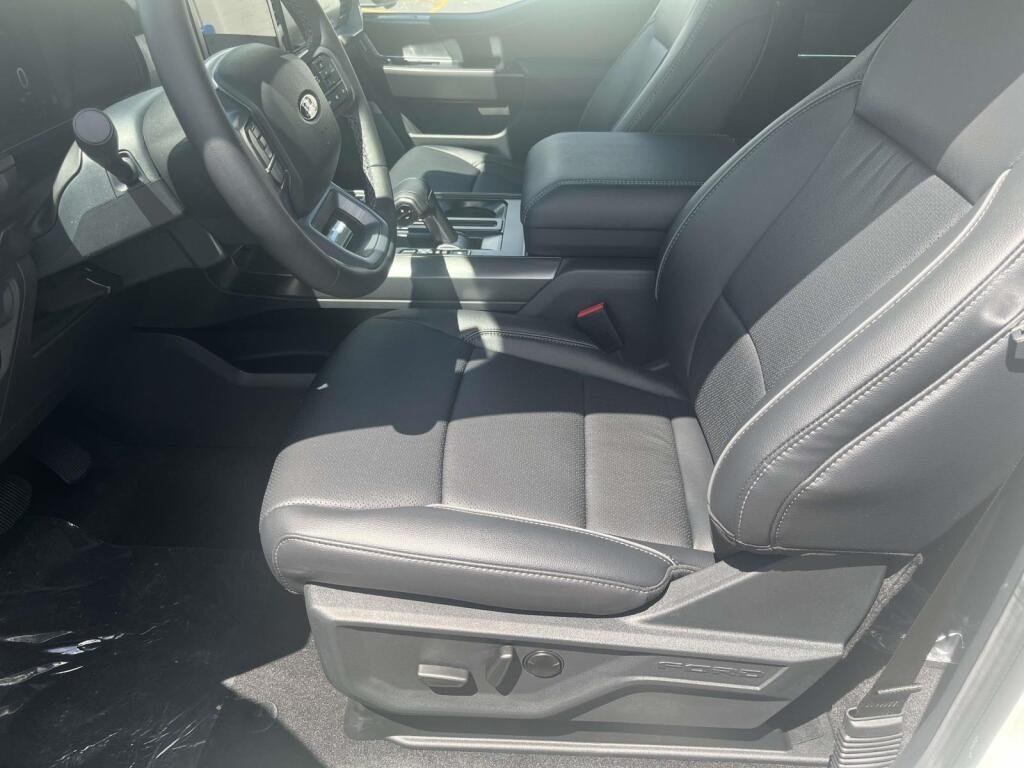 New 2026 Star White Metallic Tri-Coat Ford LARIAT image 16