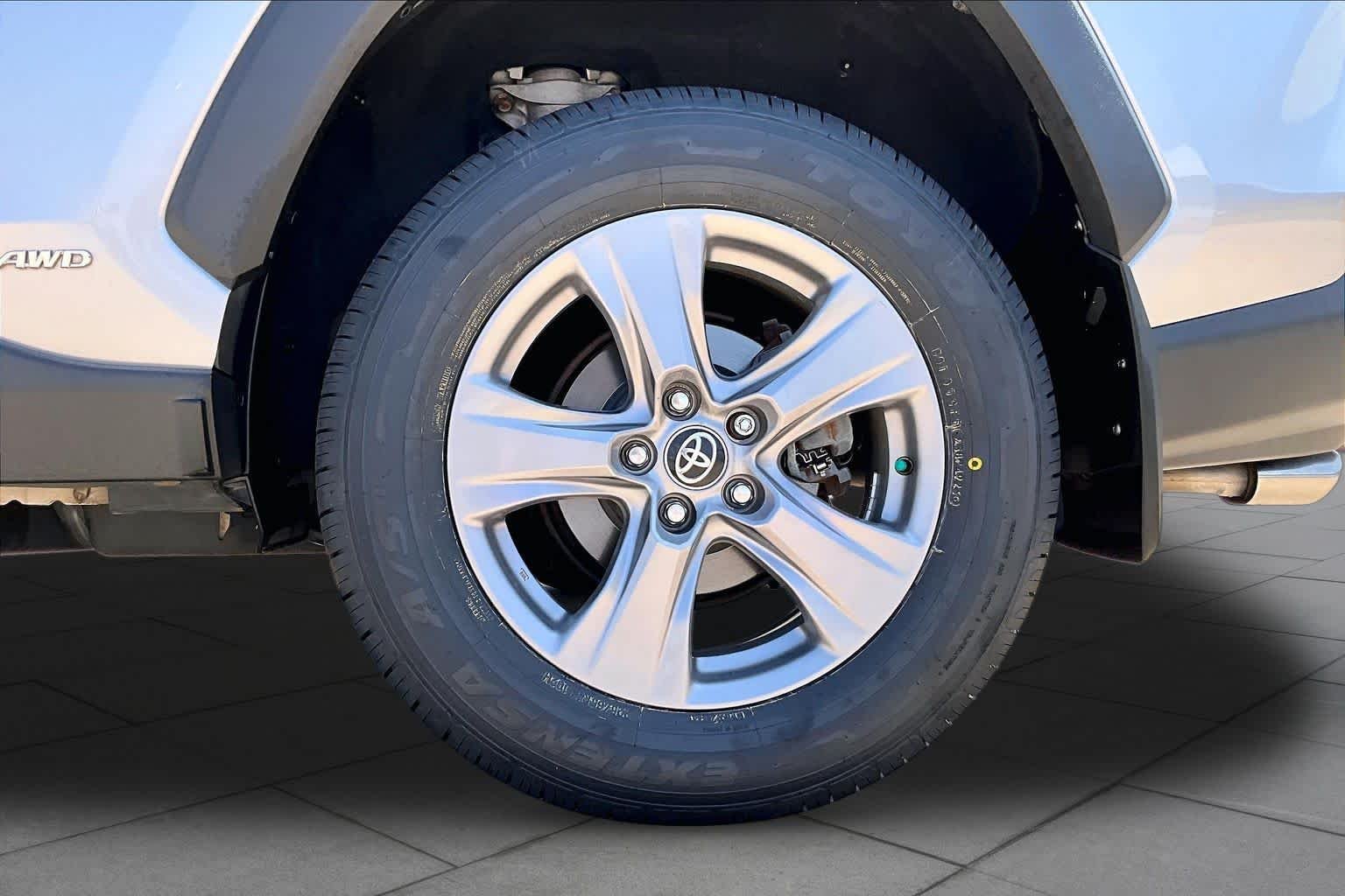 Used 2022 Silver Sky Metallic Toyota Hybrid XLE image 11