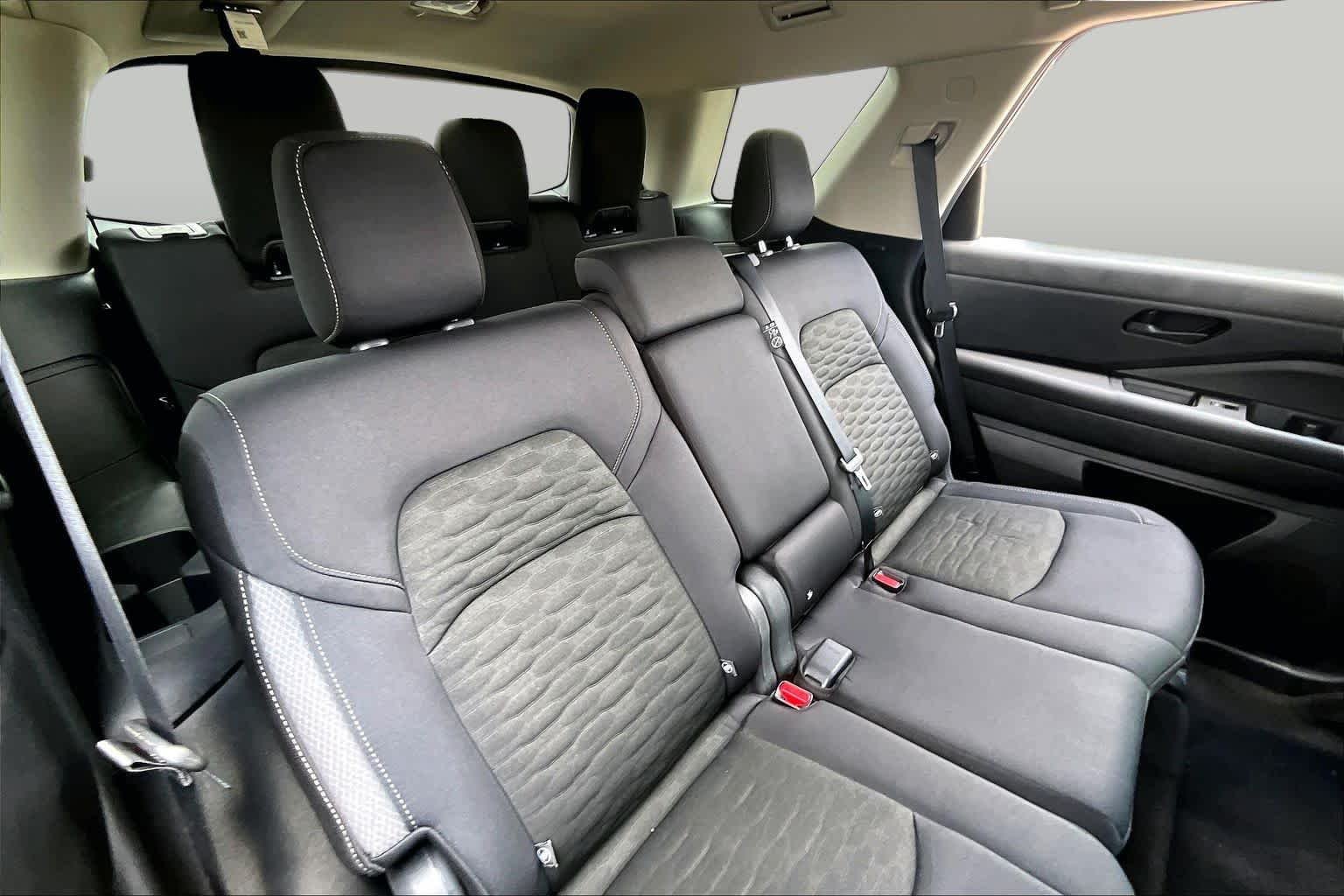 Used 2025 Deep Ocean Blue Pearl Nissan SV image 19