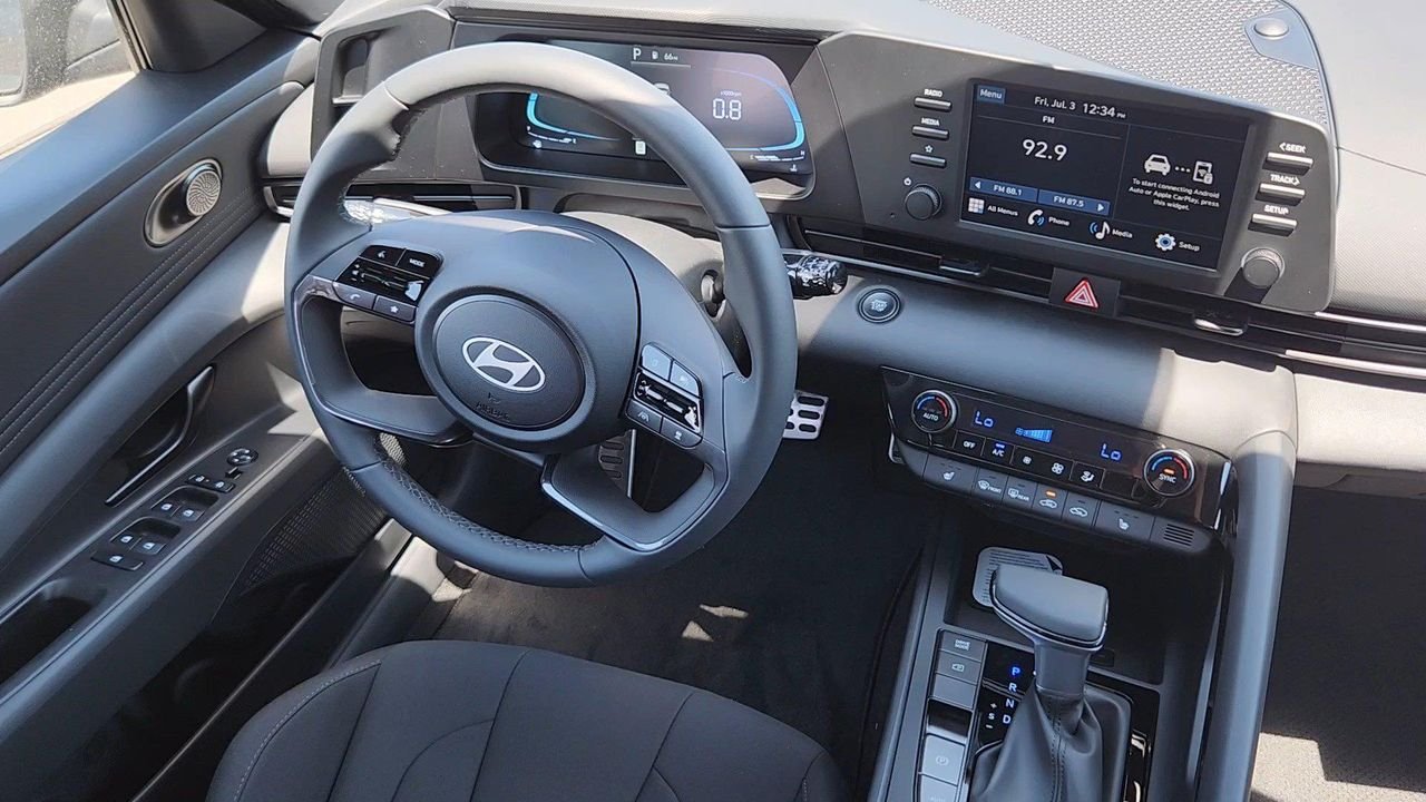 New 2026 Amazon Gray Hyundai SEL Sport Premium image 4