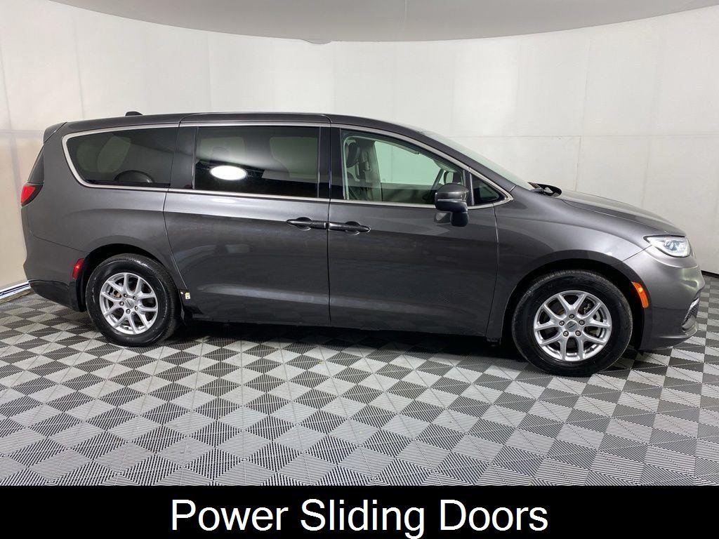 Used 2023 Crystal Metallic Chrysler Touring L image 3