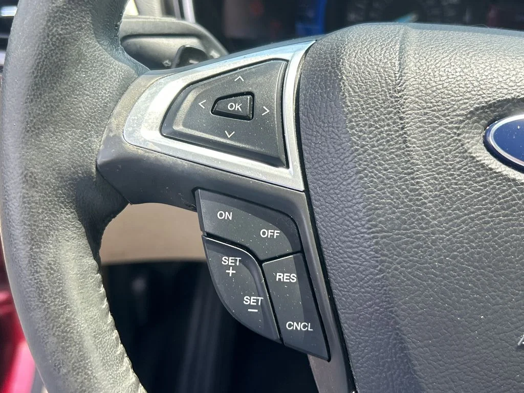 Used 2013 Red Ford SE image 24