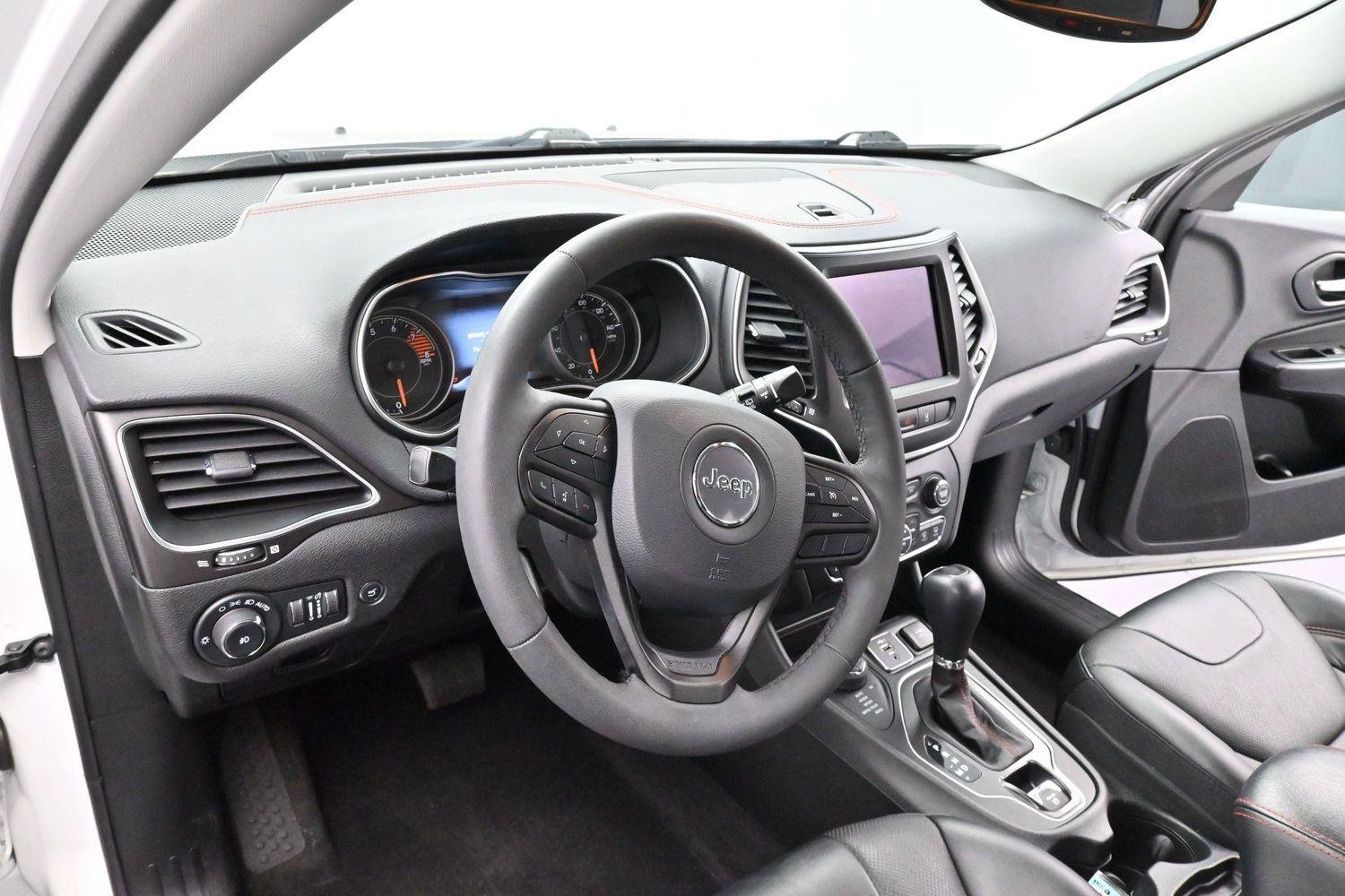 Used 2022 Bright White Clearcoat Jeep Trailhawk image 17