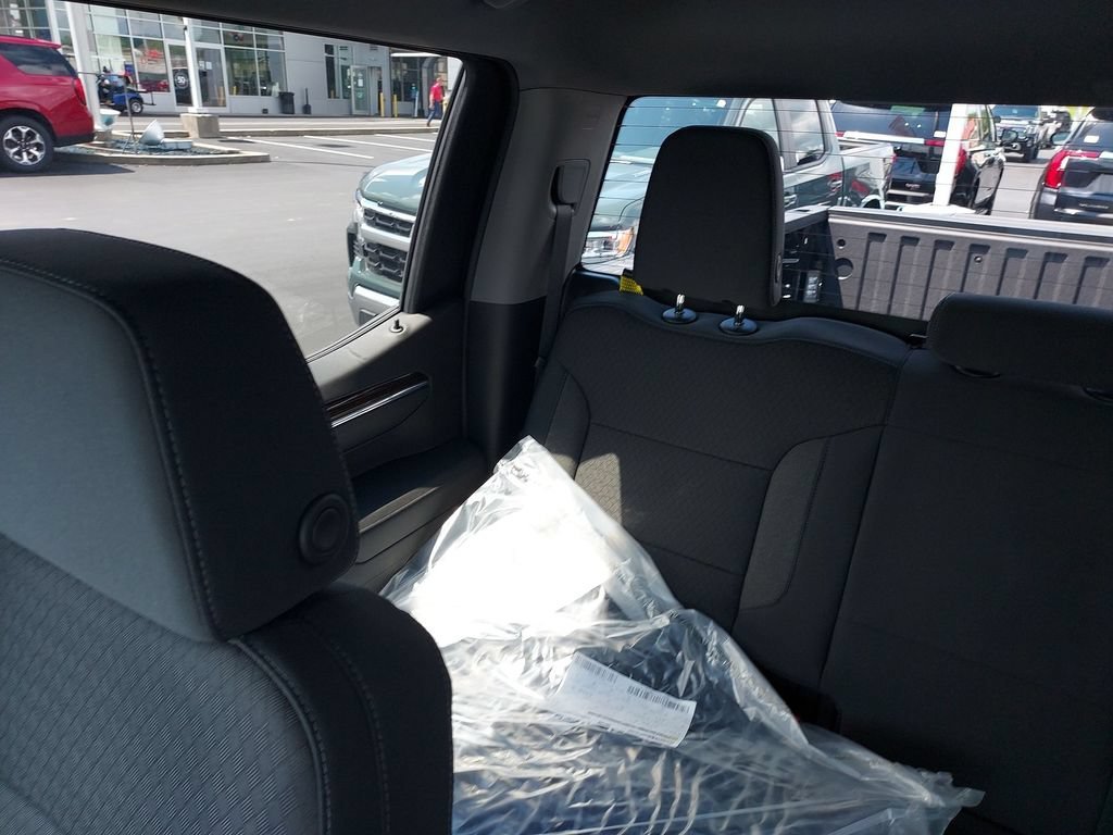 New 2026 Onyx Black GMC SLE image 12