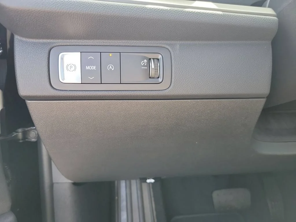 New 2026 Mosaic Black Metallic Chevrolet LT image 18