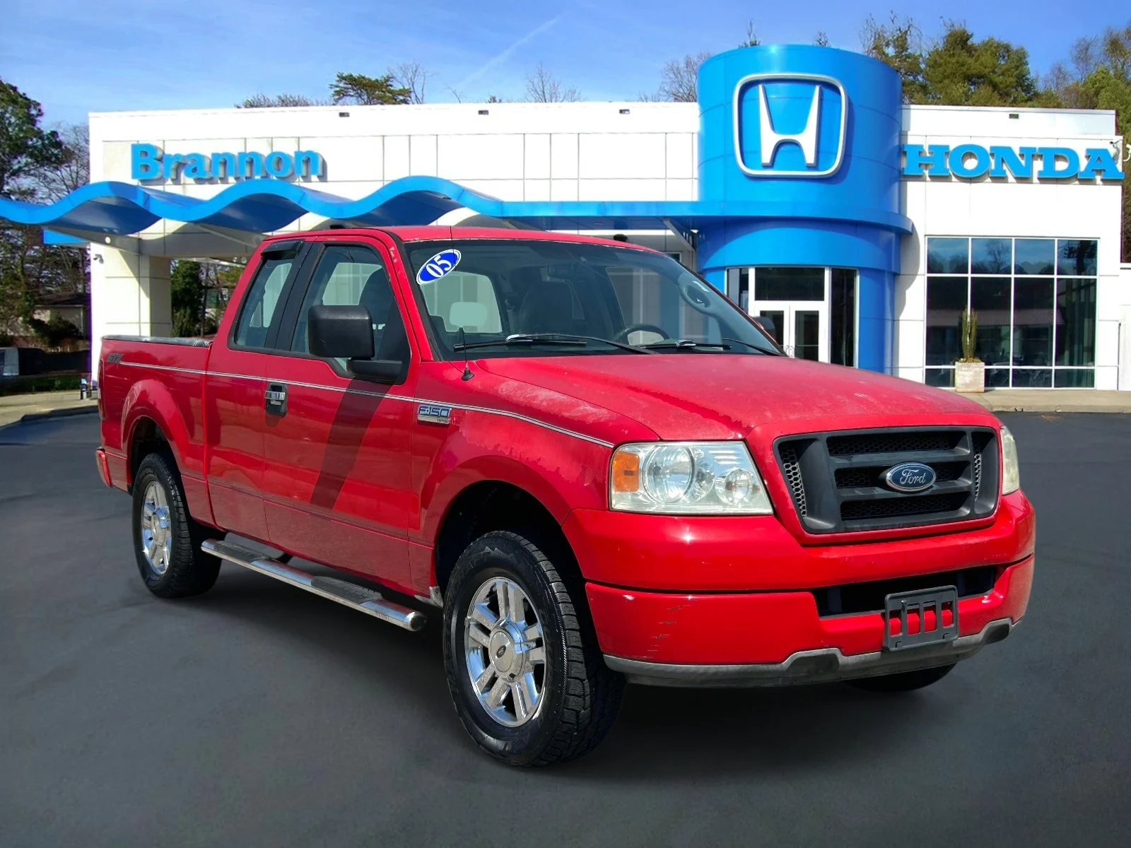 Used 2005 Red Ford Supercab 133 STX image 1