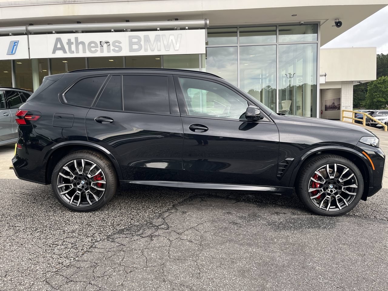 New 2026 Black Sapphire Metallic BMW xDrive40i image 9