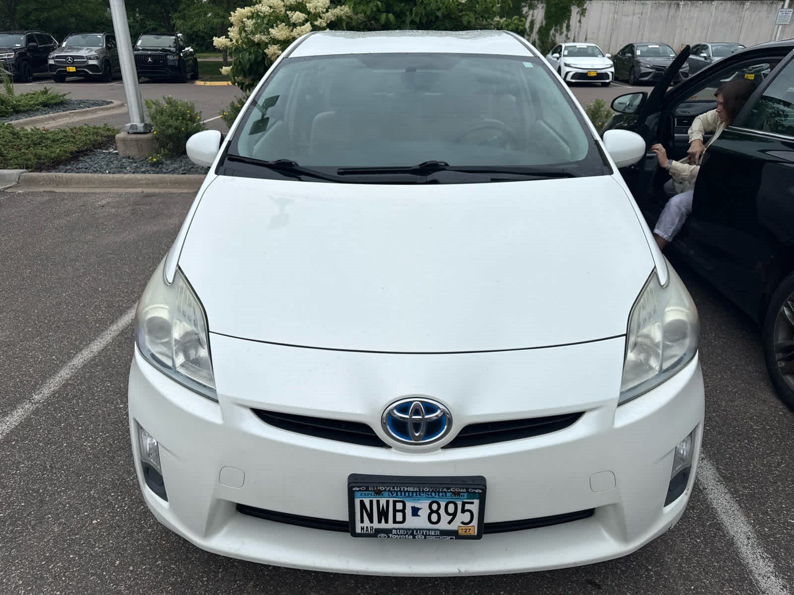 Used 2010 Blizzard Pearl Toyota III image 2