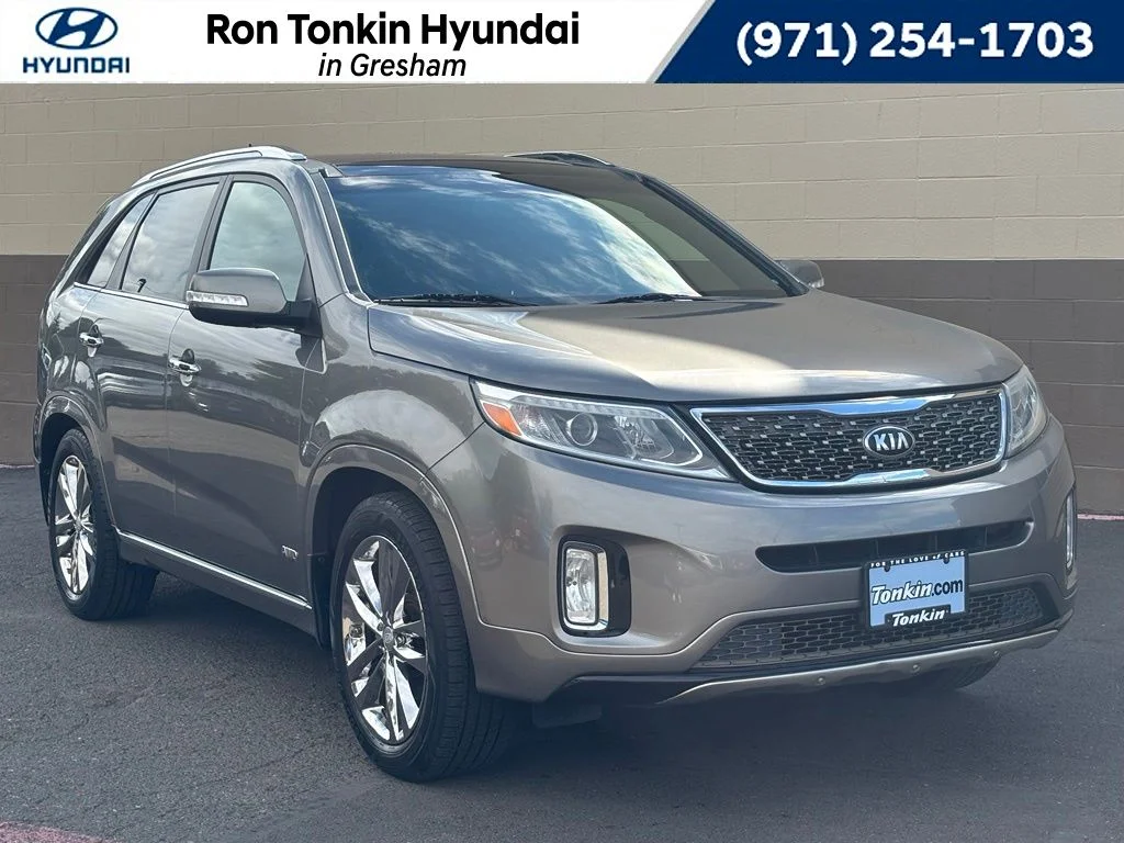 Used 2014 Titanium Silver Kia Limited V6 image 1