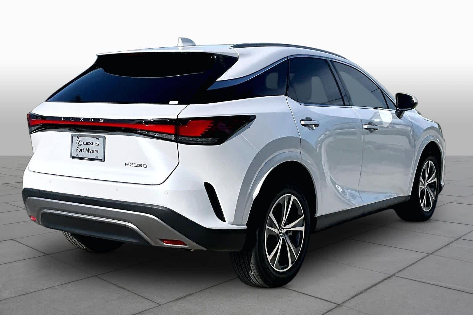 2026 Lexus RX 350 - Photo 13