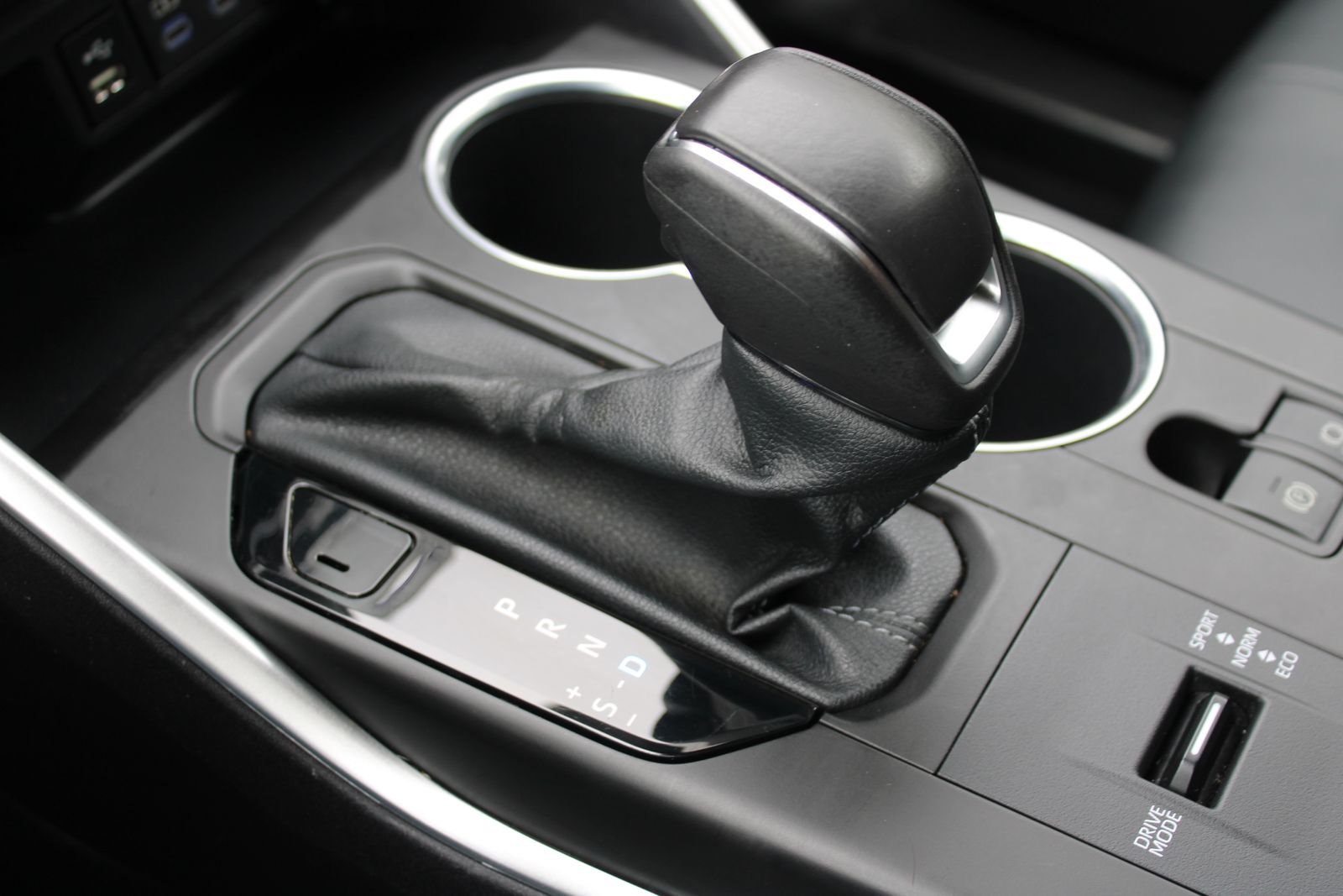 Used 2022 Black Toyota XLE image 16