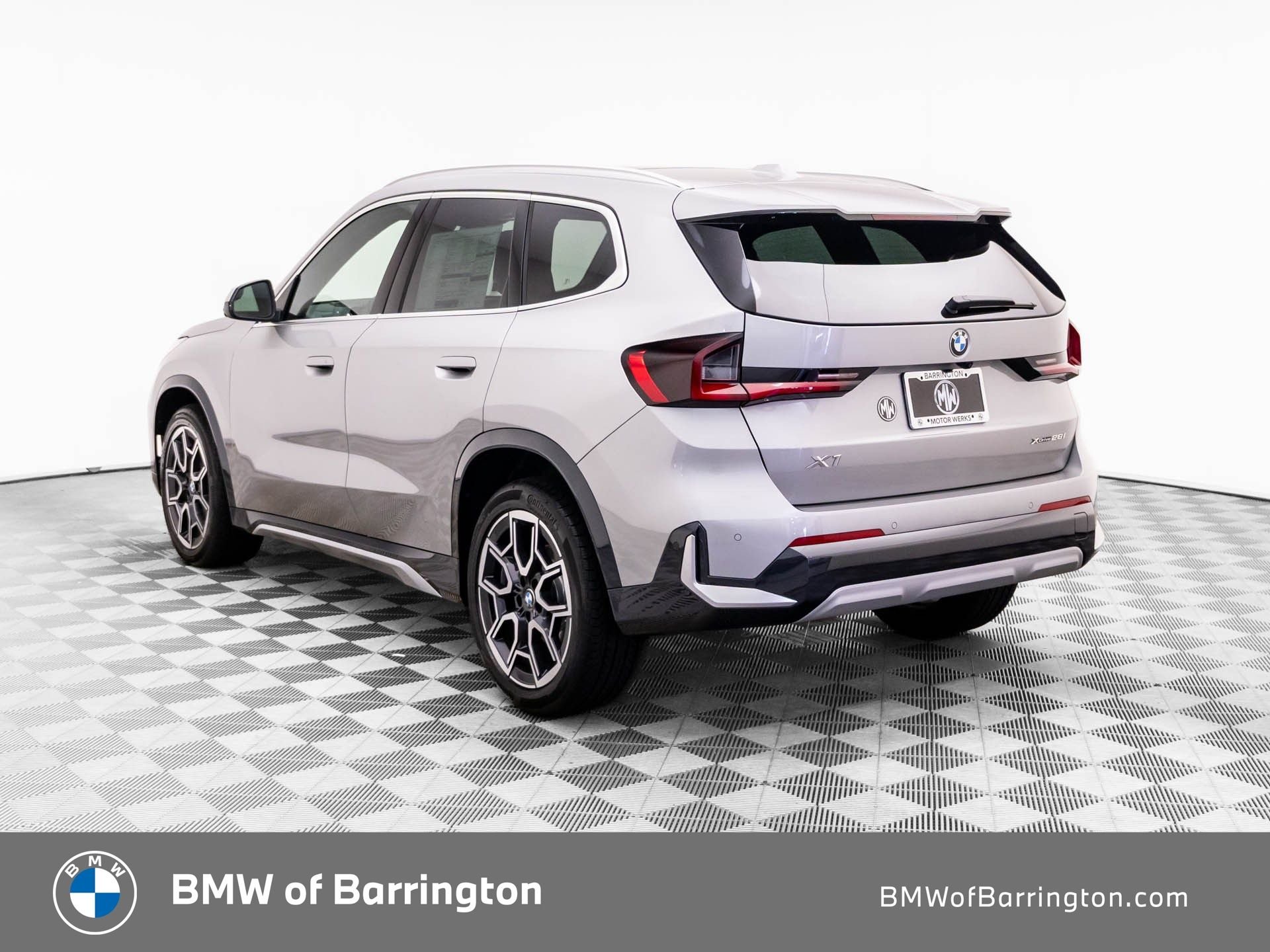 New 2026 Space Silver Metallic BMW xDrive28i image 3