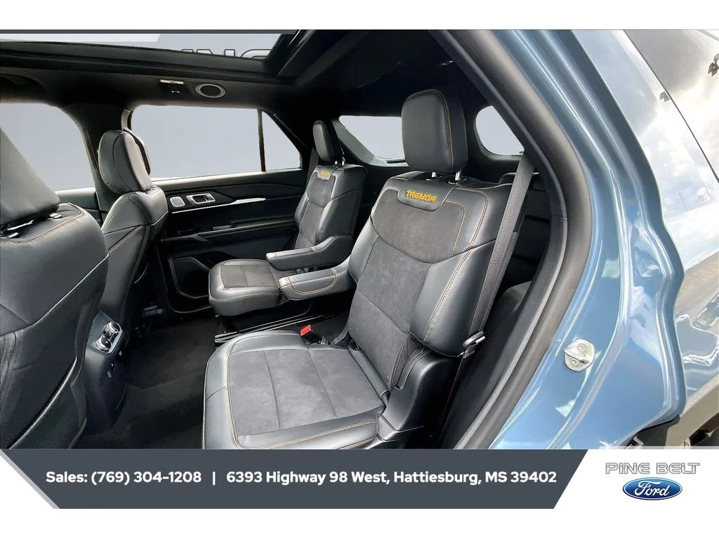 New 2026 Vapor Blue Metallic Ford Tremor® image 19