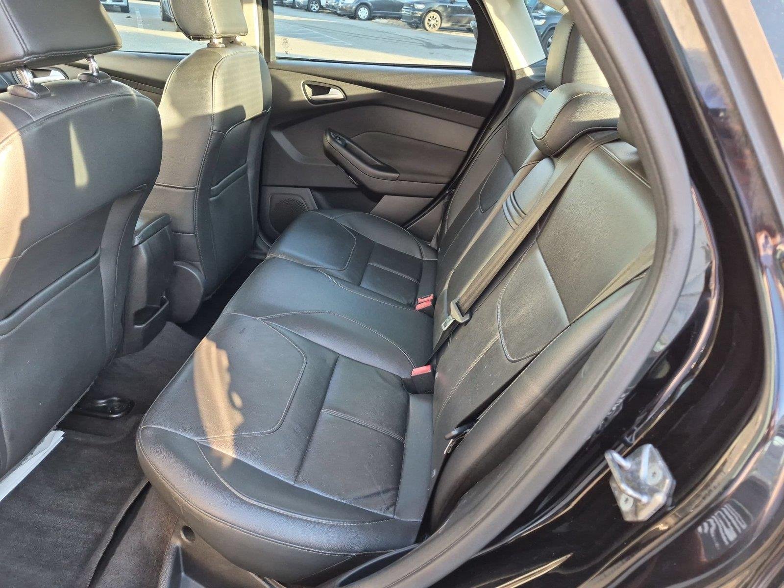 Used 2016 Shadow Black Ford SE image 30
