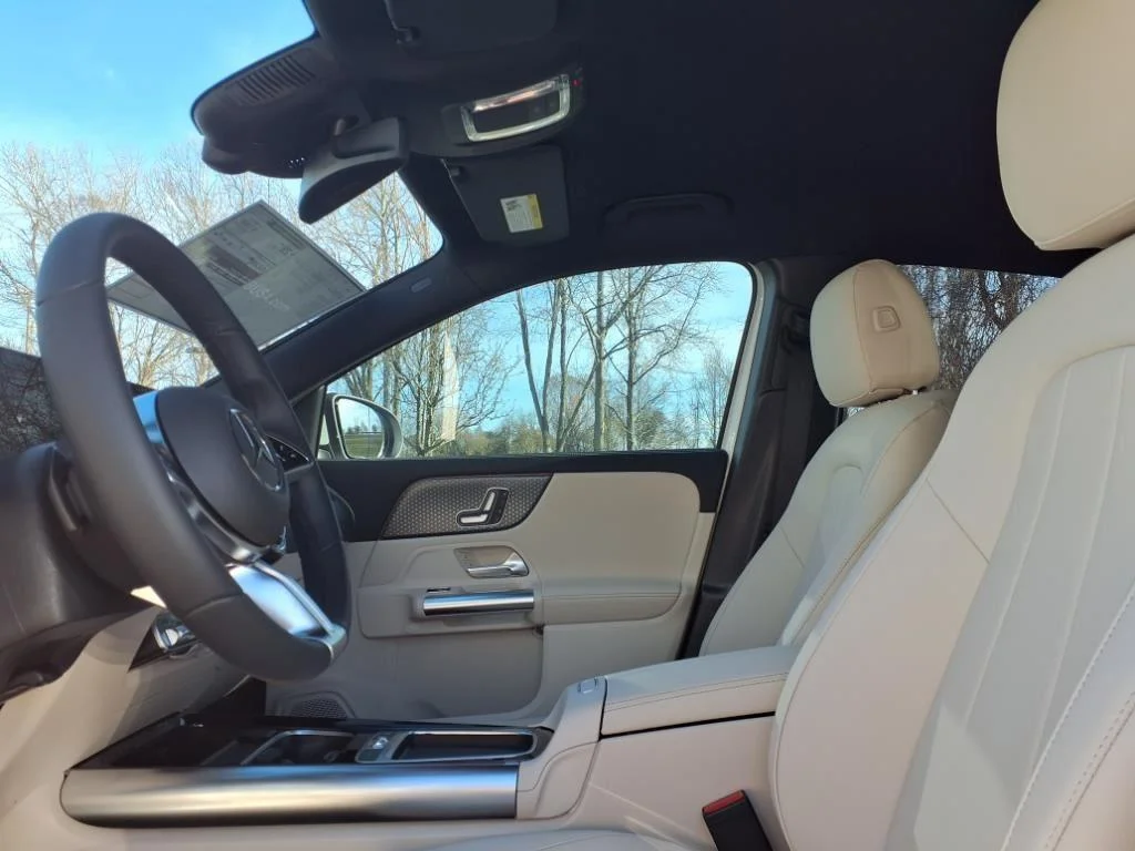 Certified Used 2025 Polar White Mercedes-Benz GLA 250 image 6