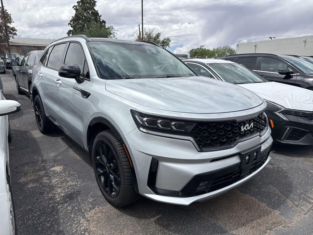 Used 2022 Silver Kia SX image 3