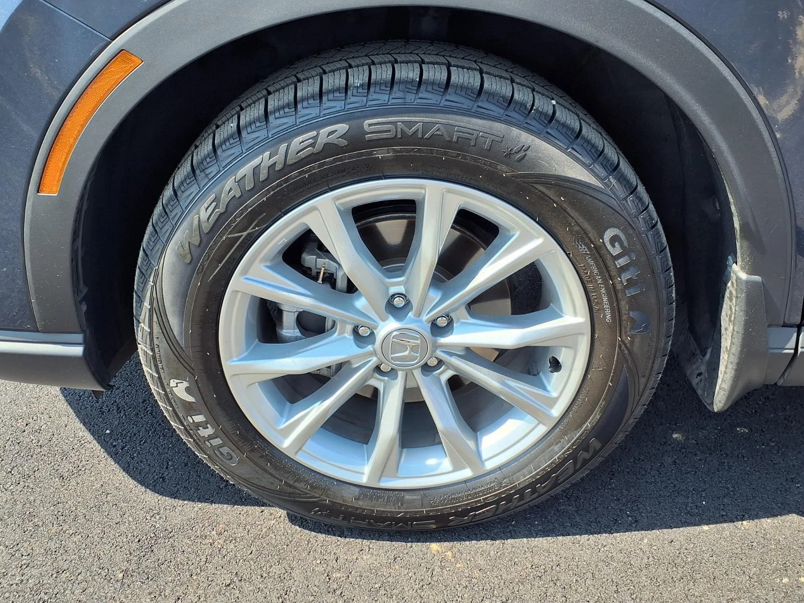 Used 2024 Canyon River Blue Metallic Honda EX-L image 18