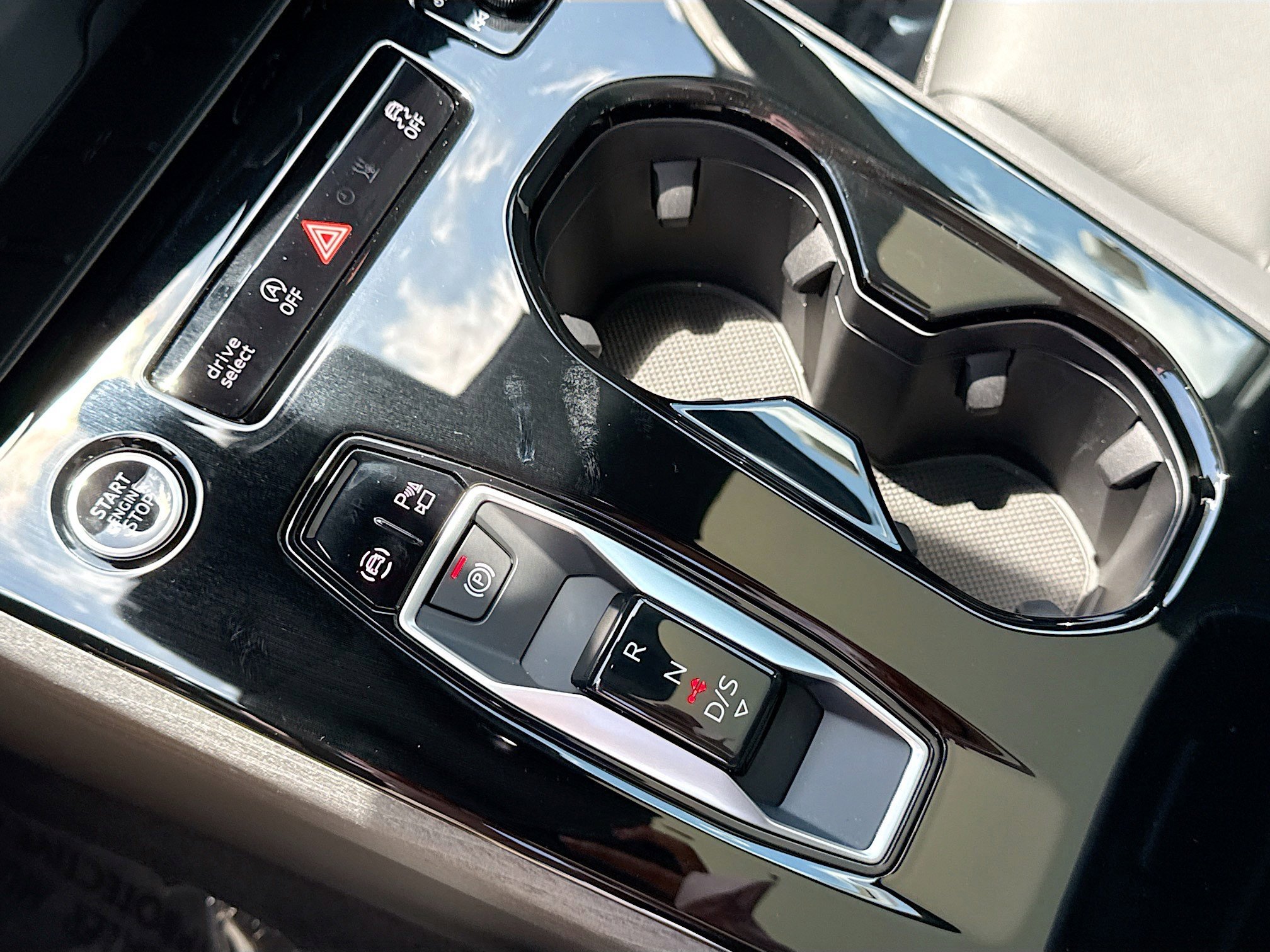 New 2026 Horizon Blue Metallic Audi Premium image 28