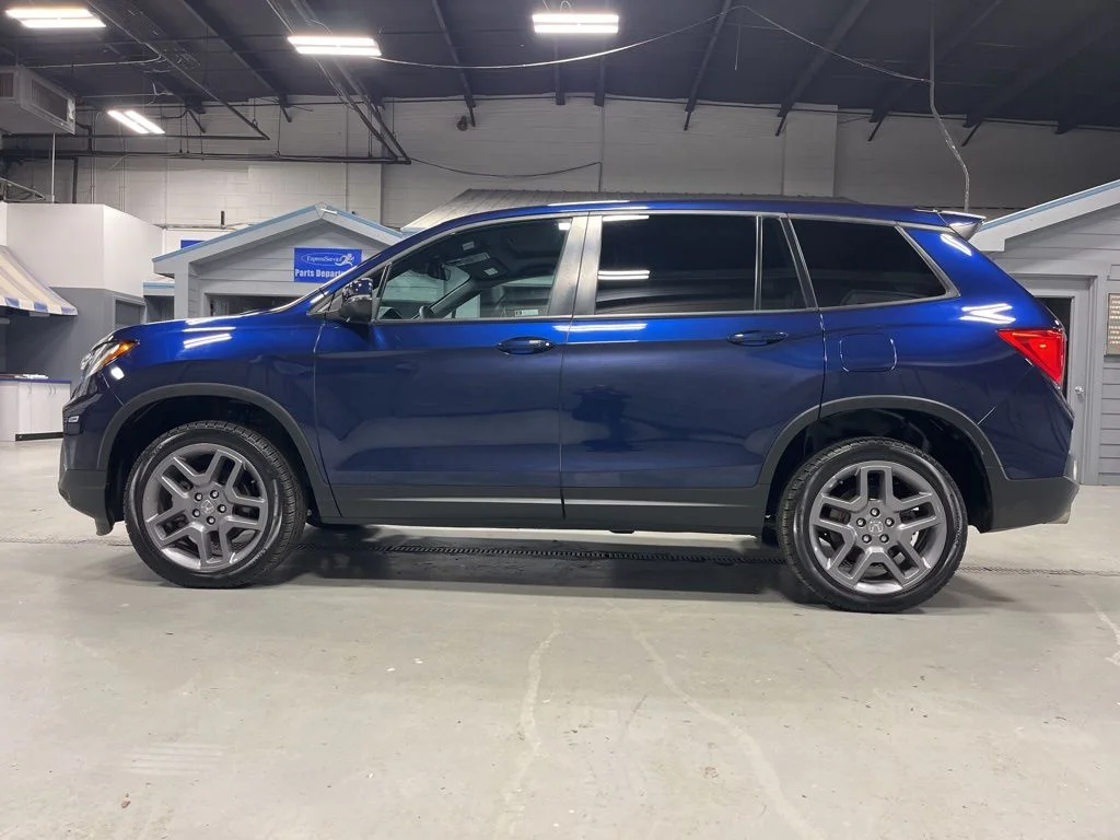 Certified Used 2023 Obsidian Blue Pearl Honda AWD EX-L image 4