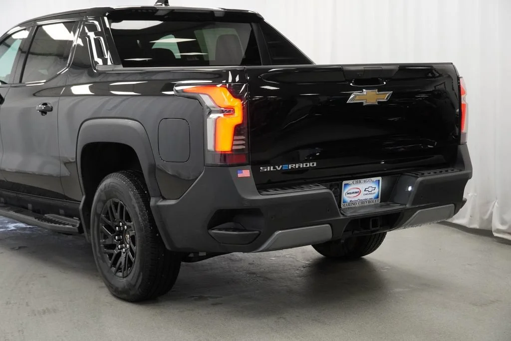 New 2026 Black Chevrolet LT - Extended Range image 34