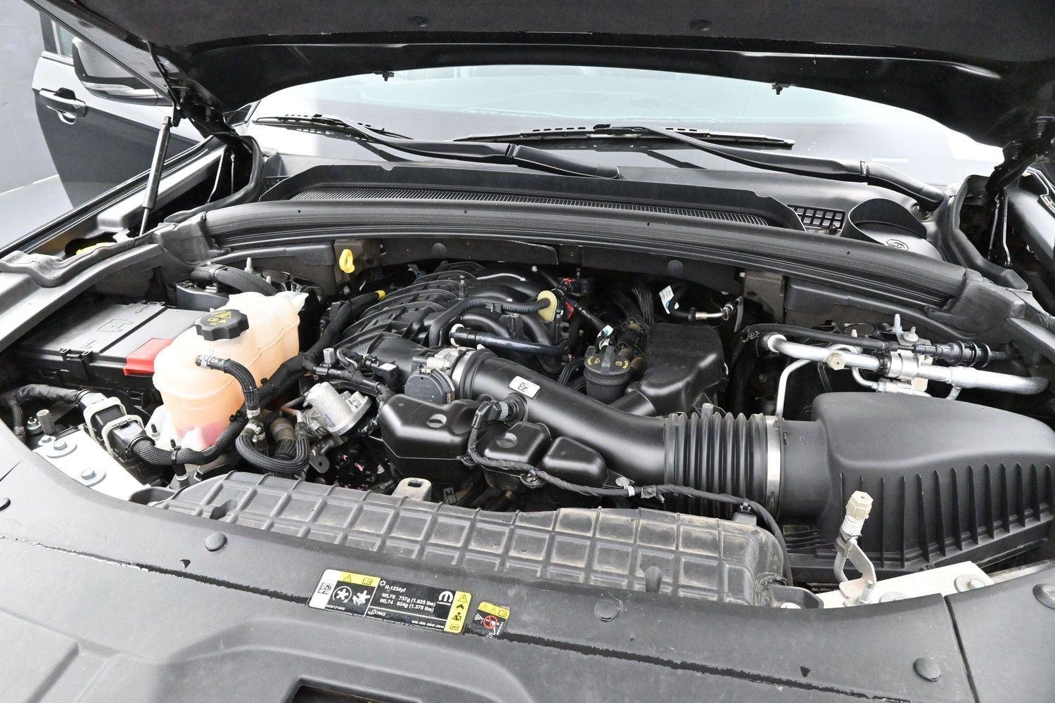 Used 2023 Diamond Black Crystal Pearlcoat Jeep Altitude image 31