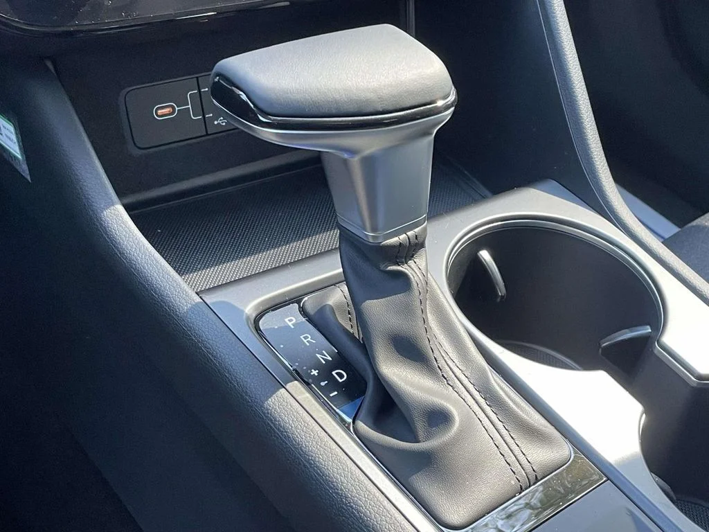 New 2026 White Hyundai SE image 28