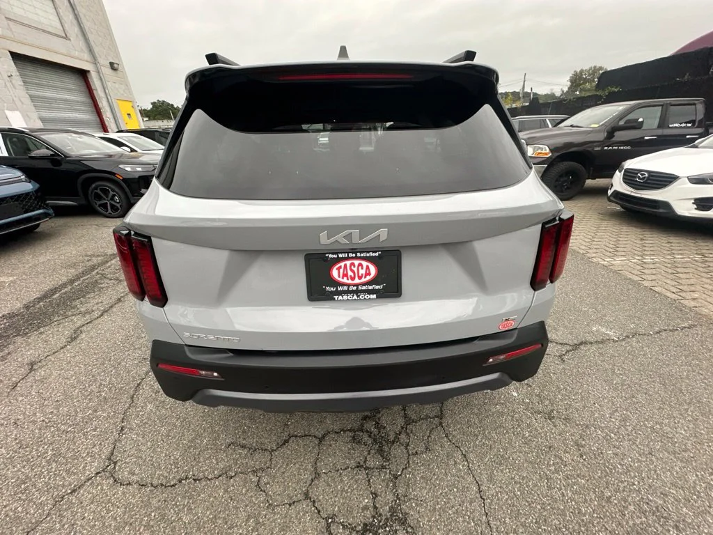 Used 2023 Gray Kia X-Line S image 5