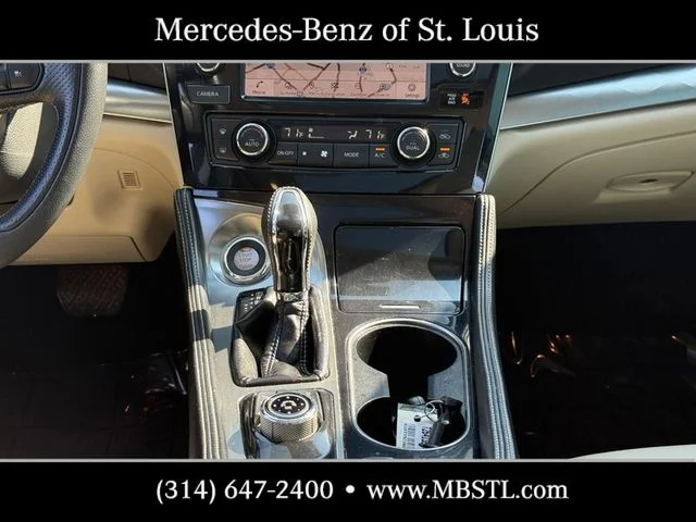 Used 2020 White Nissan 3.5 SL image 17