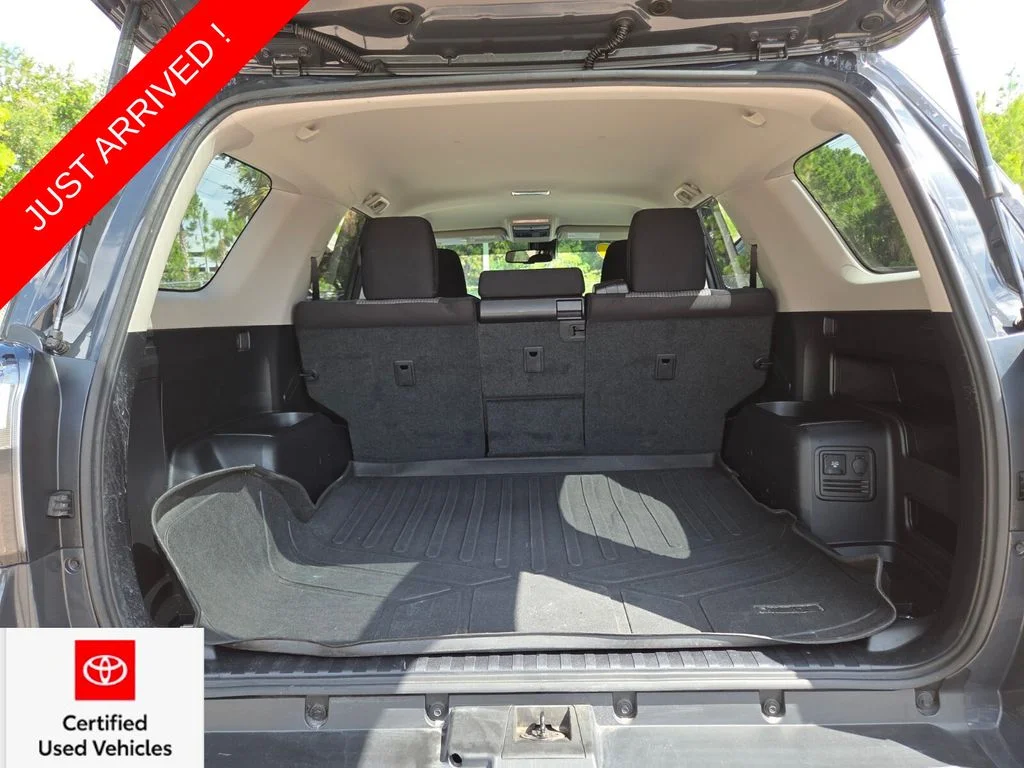 Certified Used 2024  Toyota SR5 image 19