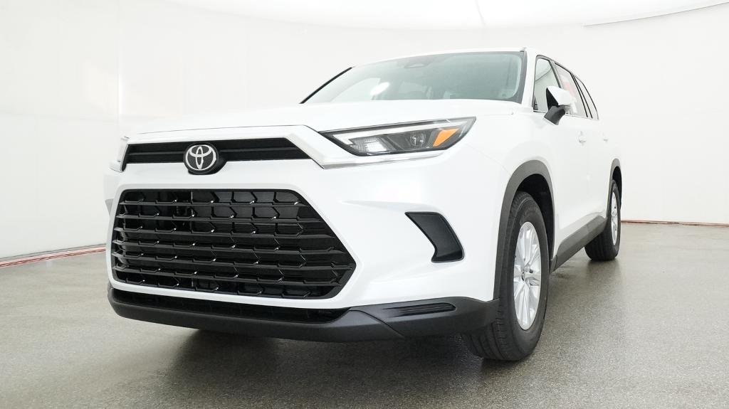 New 2026 Wind Chill Pearl Toyota Hybrid XLE image 19