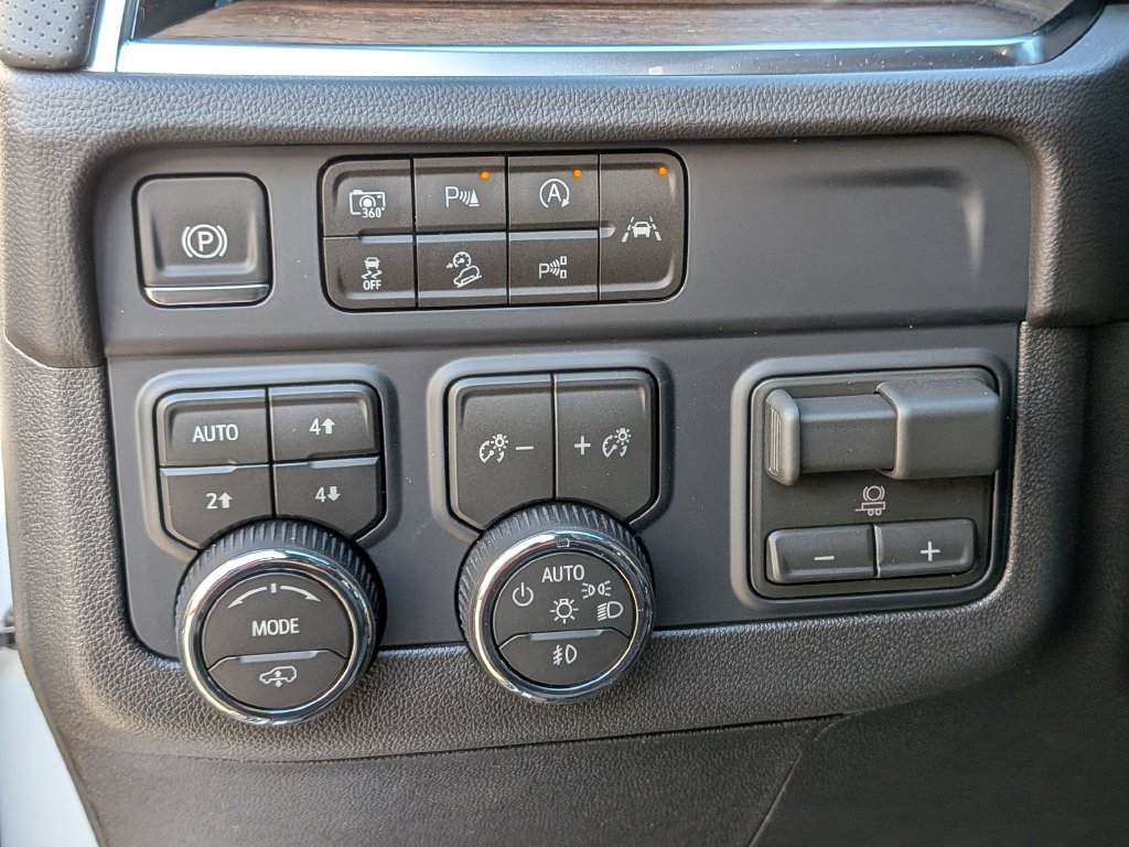 New 2026 Polar White Tricoat Chevrolet High Country image 18