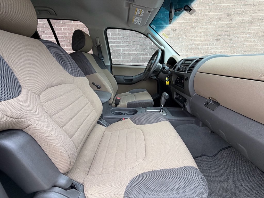Used 2007 Avalanche Nissan S image 26