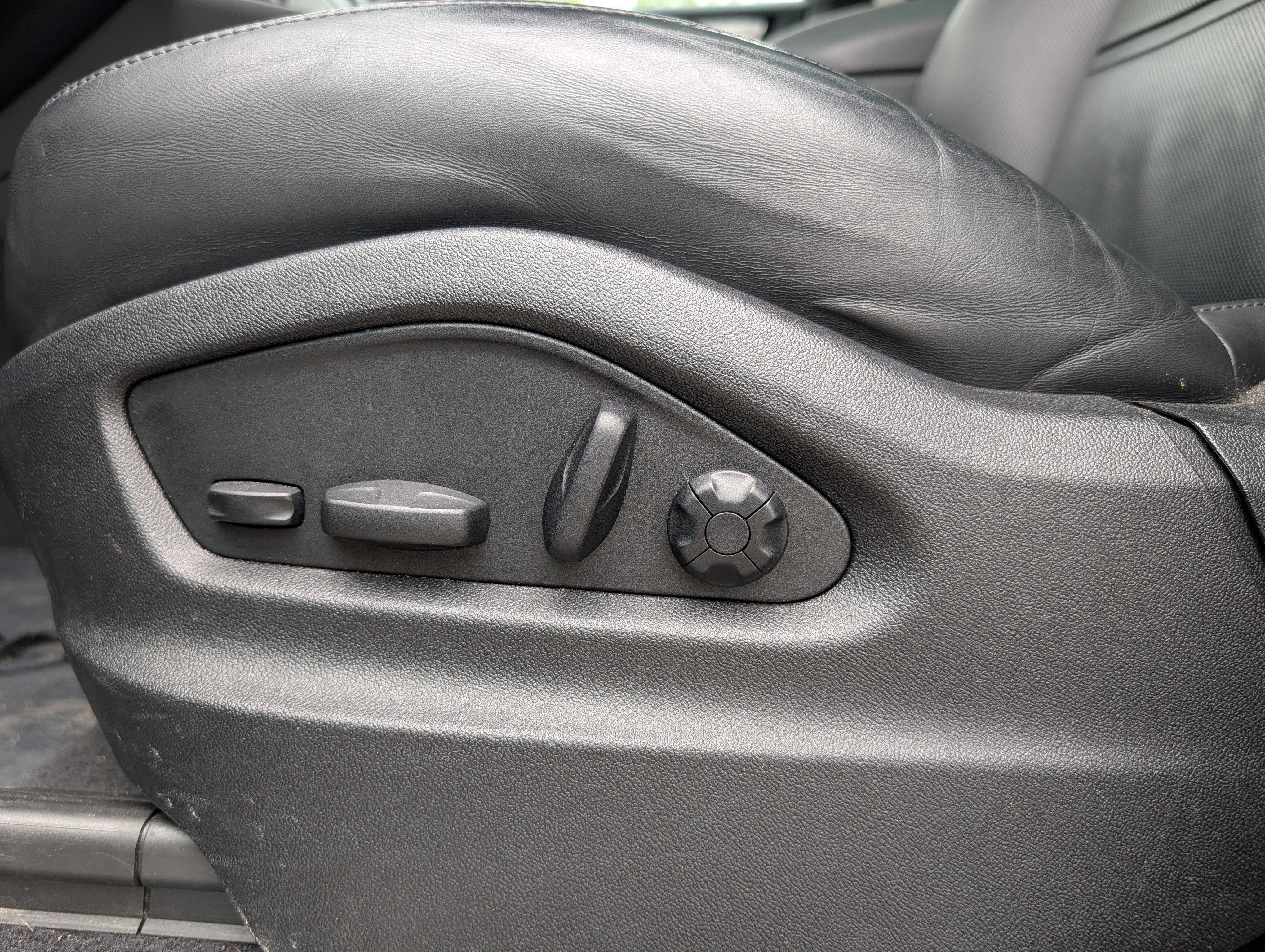 2022 Porsche Cayenne Platinum Edition - Photo 21