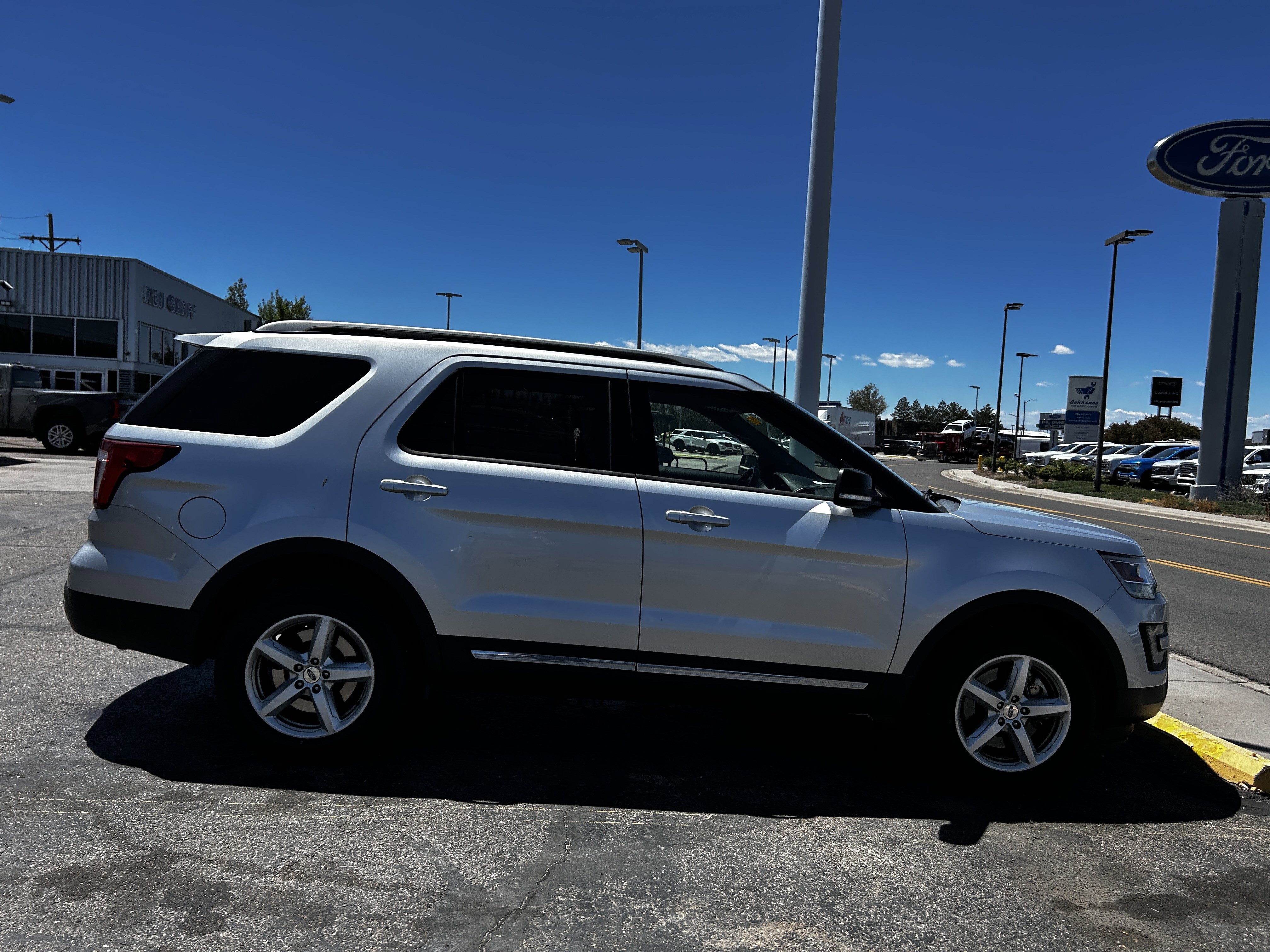 Used 2017 Ingot Silver Ford XLT image 5