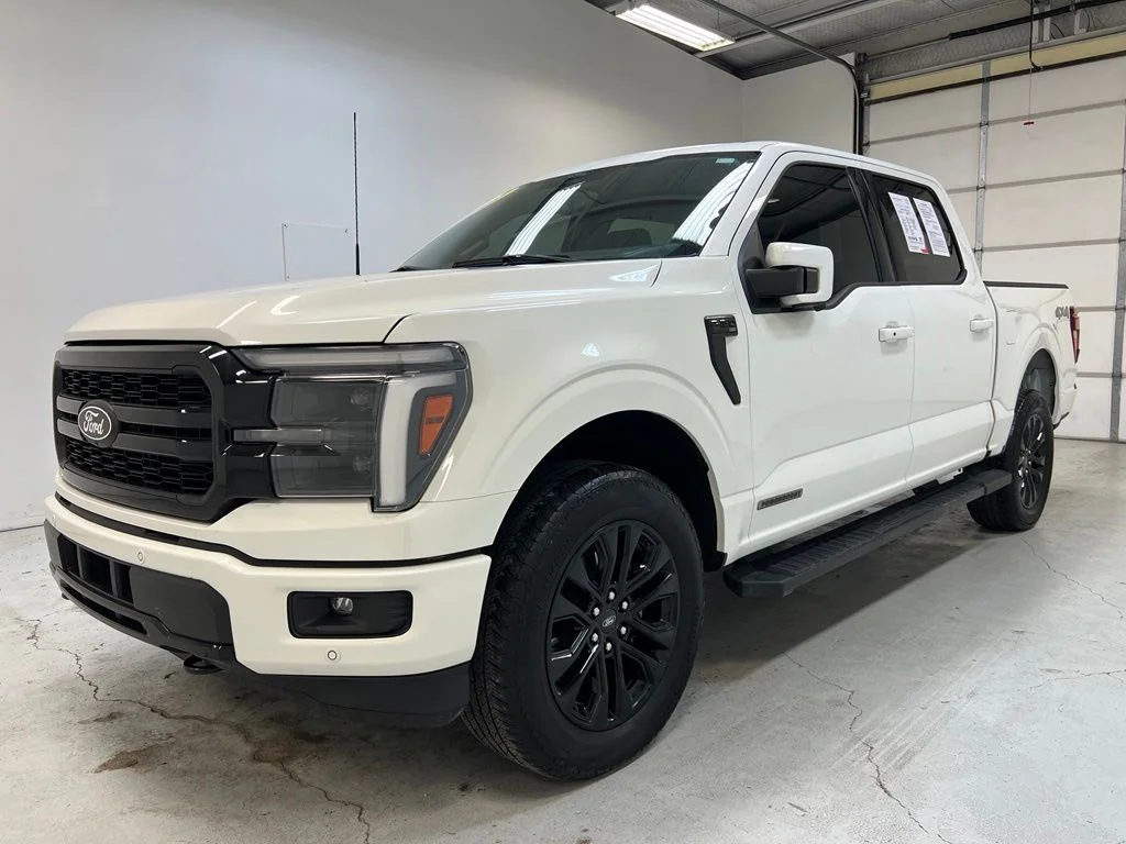 Used 2025 White Ford Lariat image 12