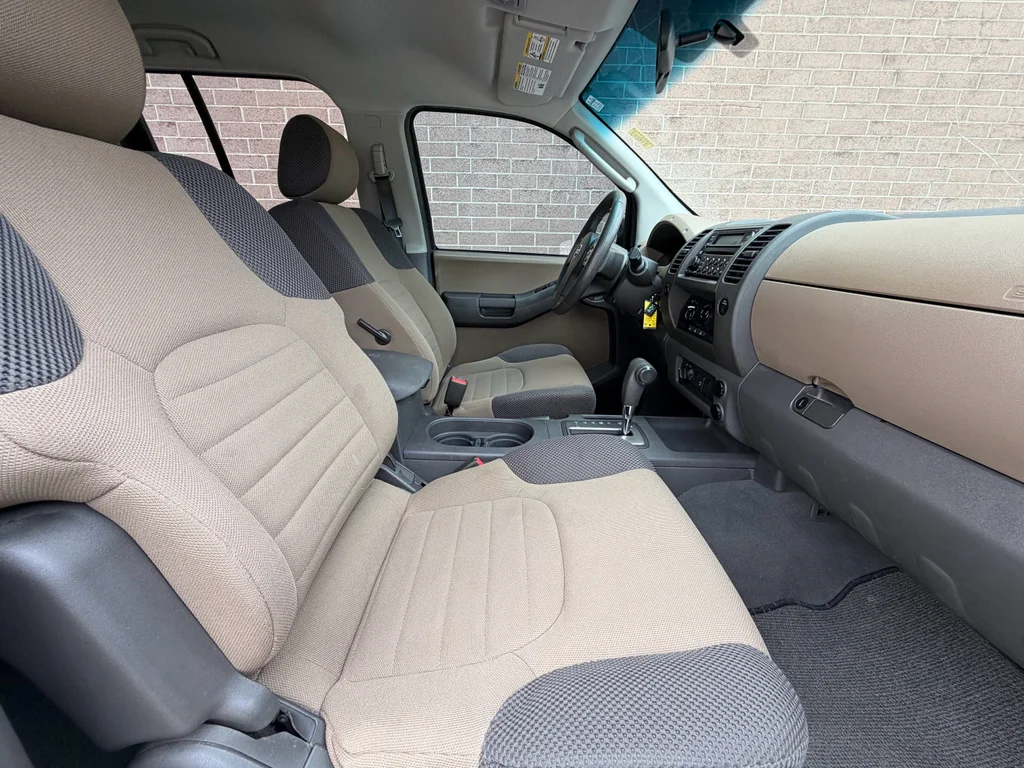 Used 2007 Avalanche Nissan S image 26