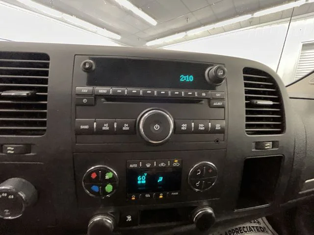 Used 2011 Black Chevrolet LT image 16
