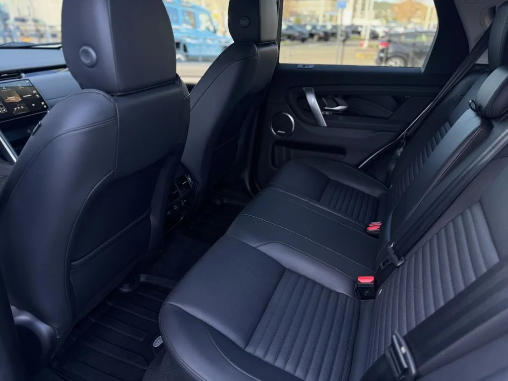 Used 2024 White Land Rover S image 18