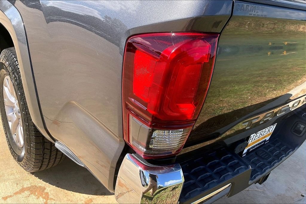 Used 2018 Gray Toyota SR5 image 28