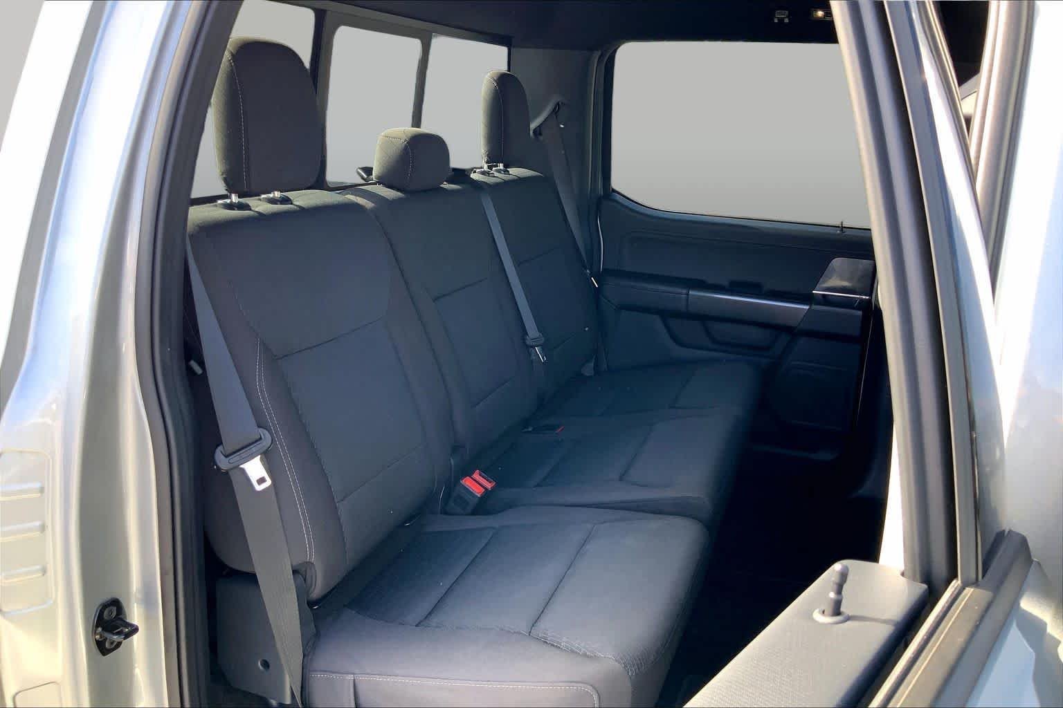 Used 2023 Iconic Silver Metallic Ford XLT image 18